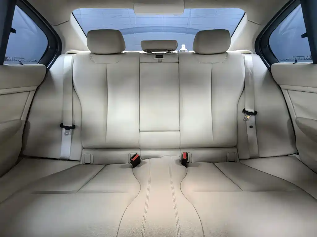 BMW 3 Series — миниатюра 12