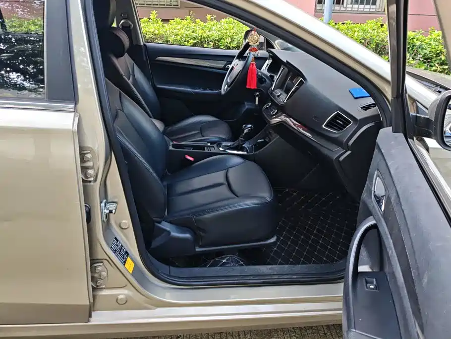 Roewe 360 — миниатюра 8