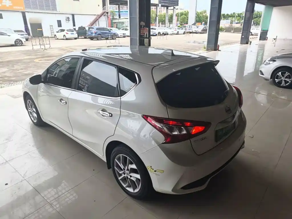 Nissan Tiida — миниатюра 5