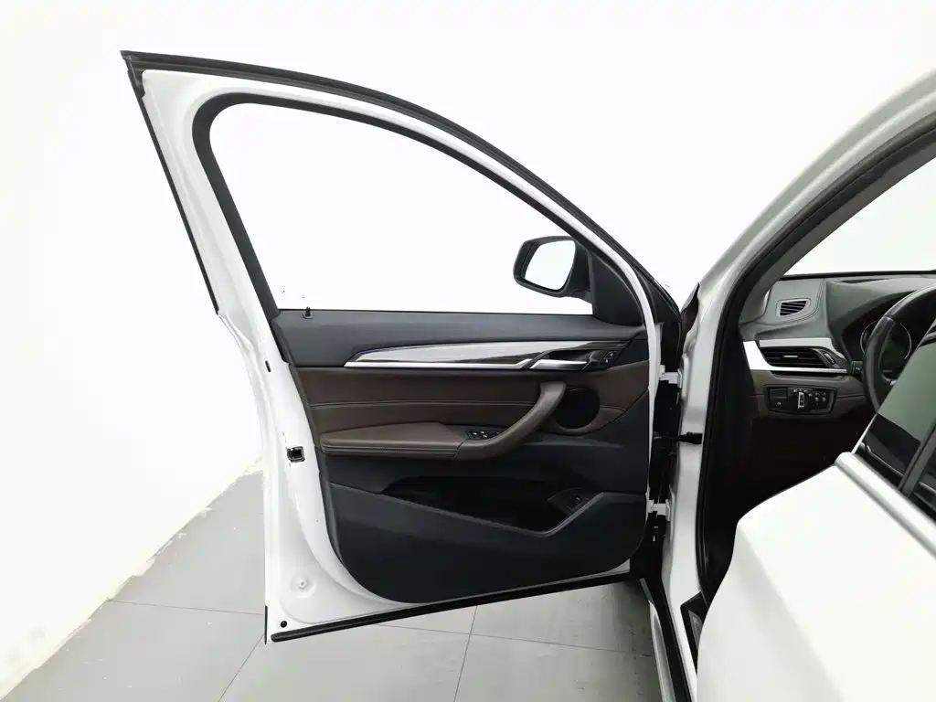 BMW X1 — миниатюра 8