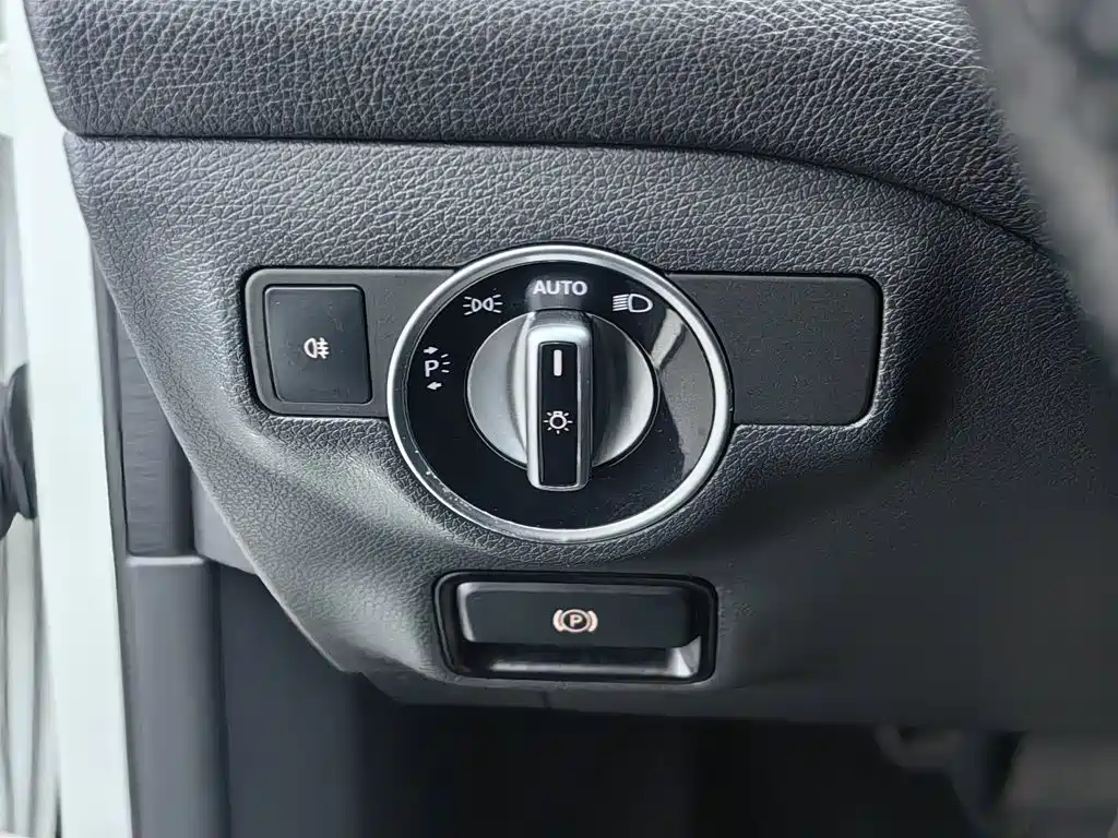 Mercedes-Benz GLA — миниатюра 21