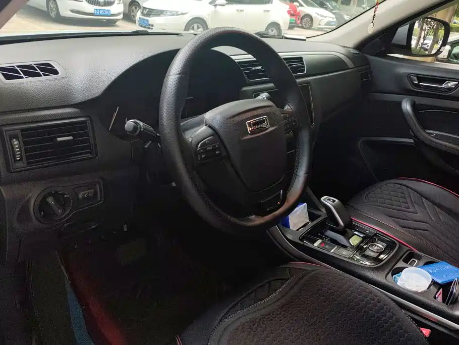 Qoros Qoros 5 — миниатюра 12