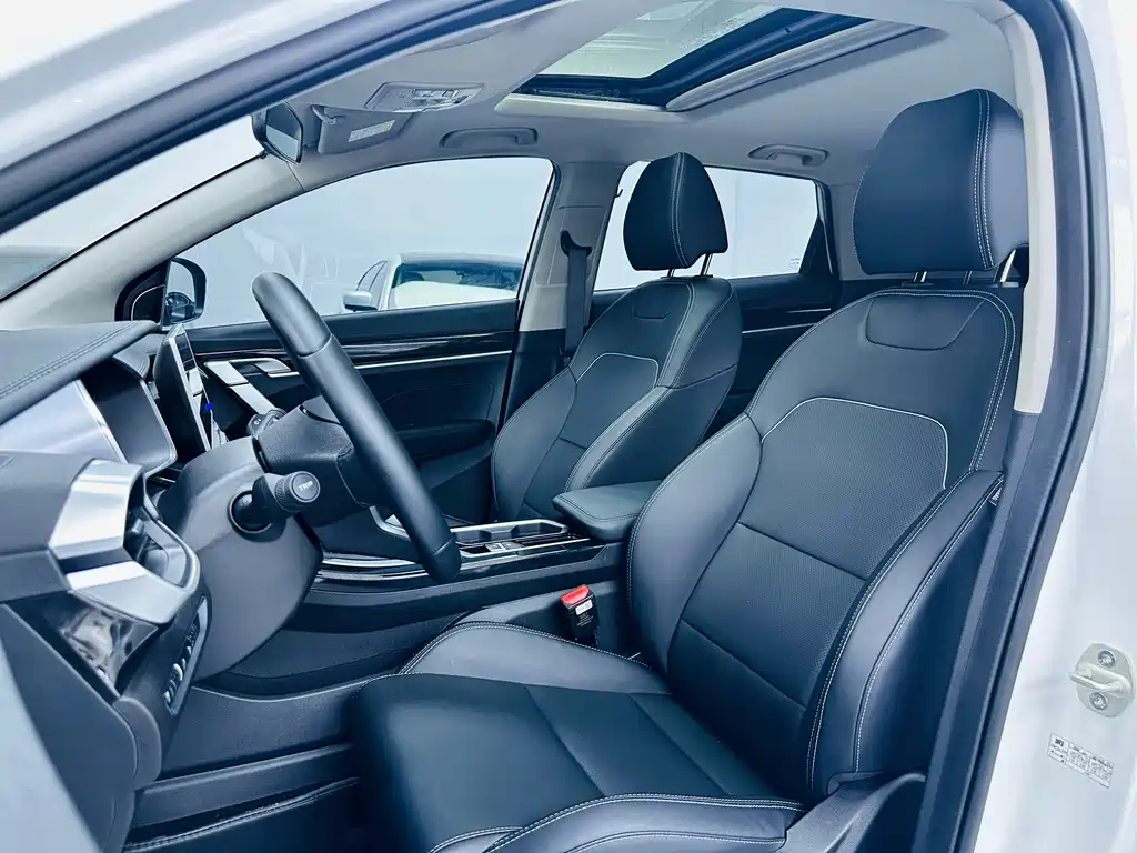 Geely Binyue — миниатюра 9