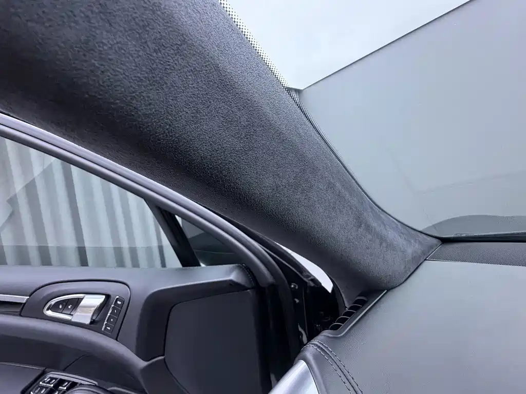 Porsche Cayenne — миниатюра 14
