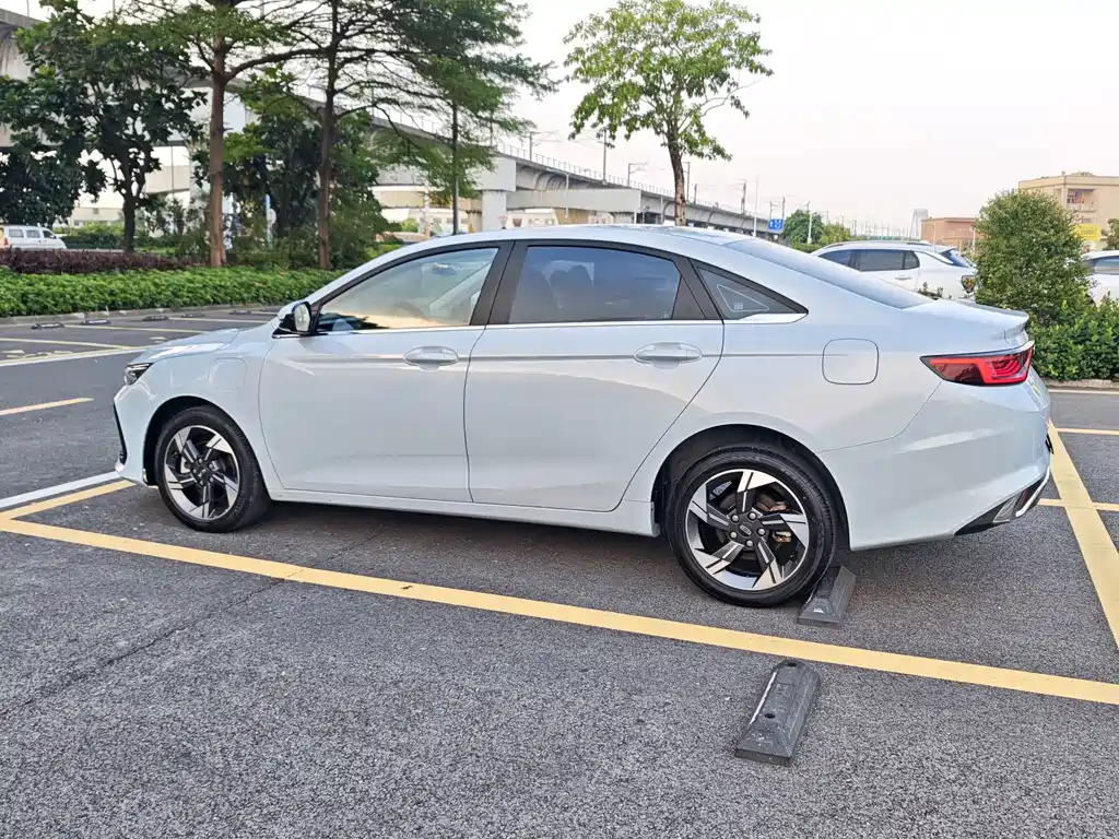 Geely L HiP — миниатюра 23