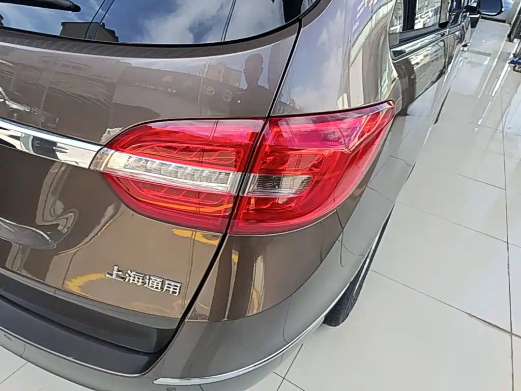 Buick GL8 — миниатюра 8
