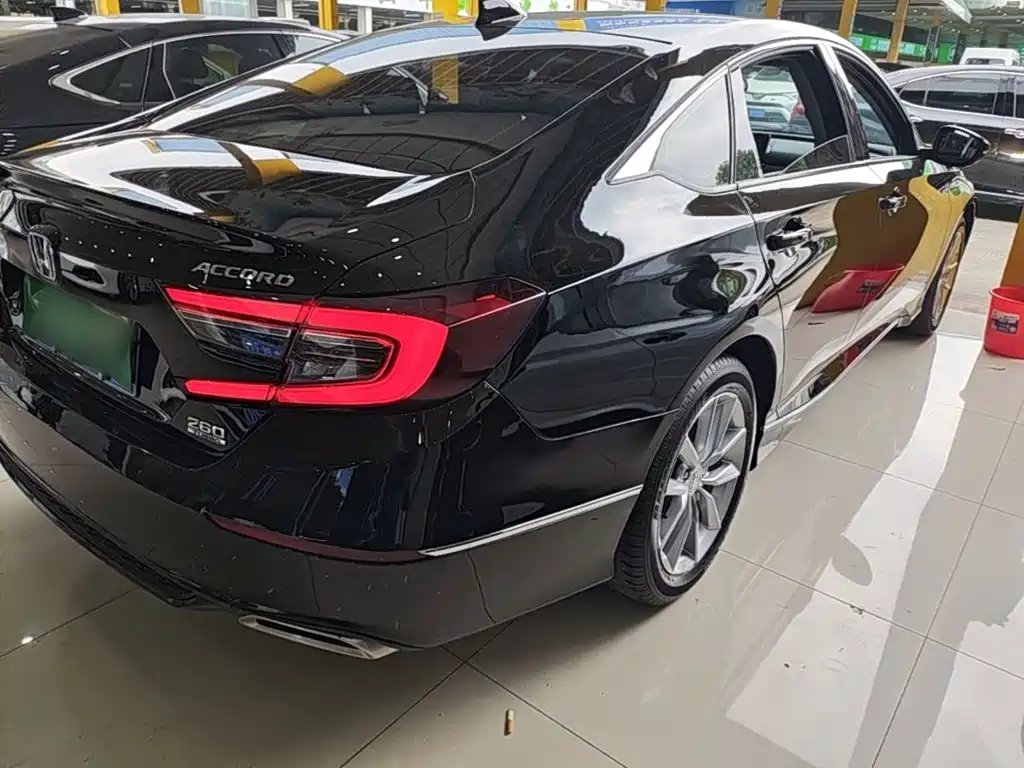 Honda Accord — миниатюра 7