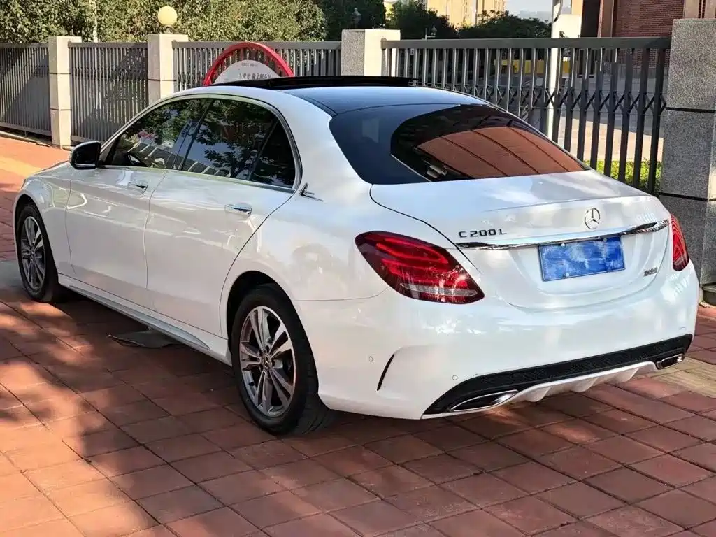 Mercedes-Benz C-Class — миниатюра 5
