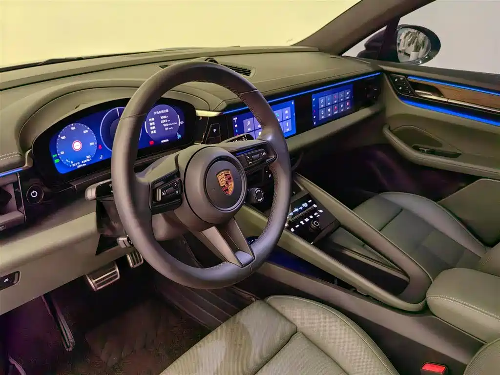 Porsche Macan EV — миниатюра 11