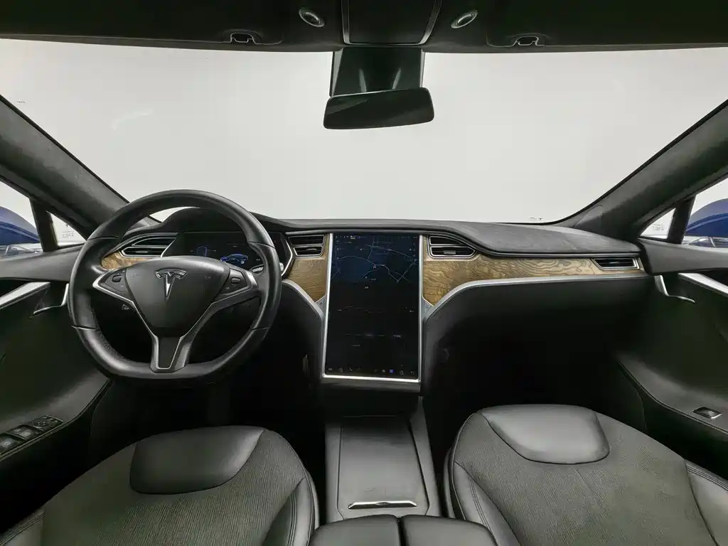 Tesla Model S — миниатюра 5