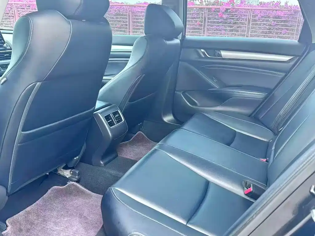 Honda Accord — миниатюра 8