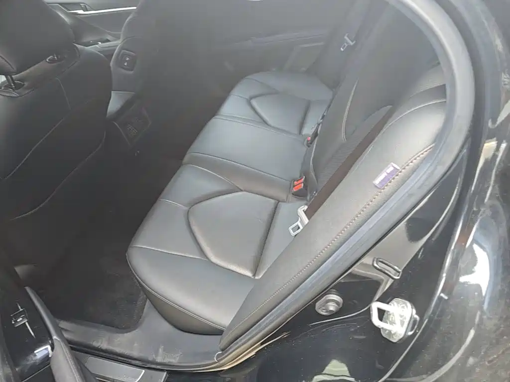 Toyota Camry — миниатюра 17