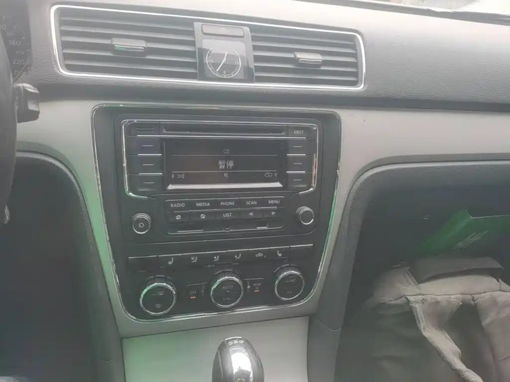 Volkswagen Passat — миниатюра 13