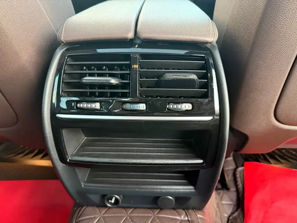 BMW 5 Series — миниатюра 11