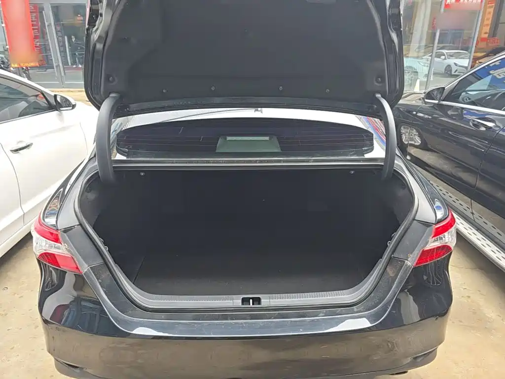 Toyota Camry — миниатюра 19