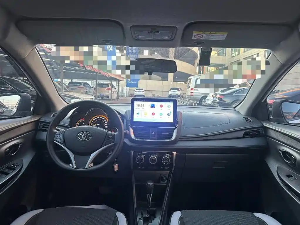 Toyota Yaris L — миниатюра 4