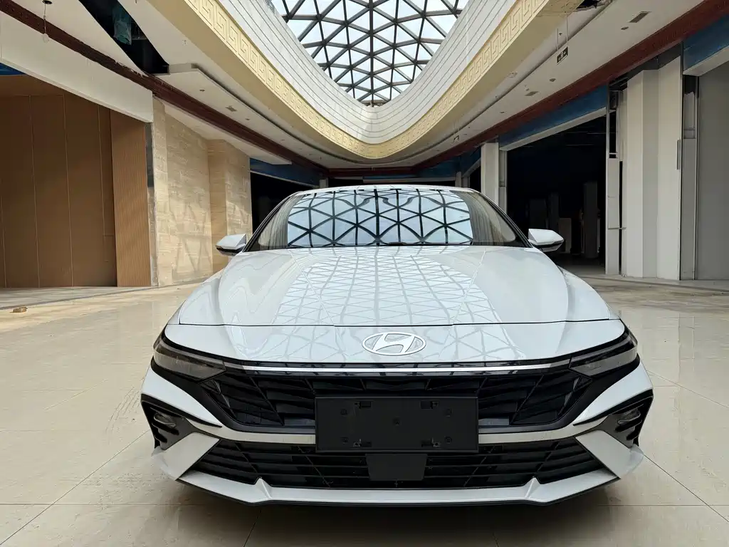Hyundai Elantra — миниатюра 2