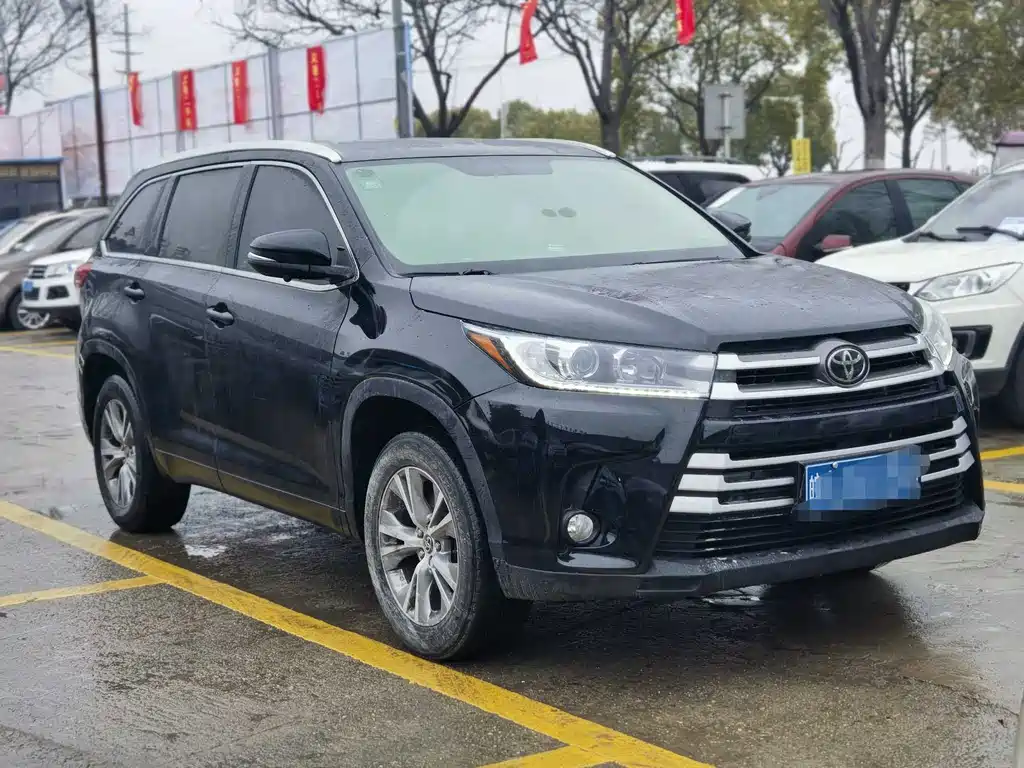 TOYOTA HIGHLANDER