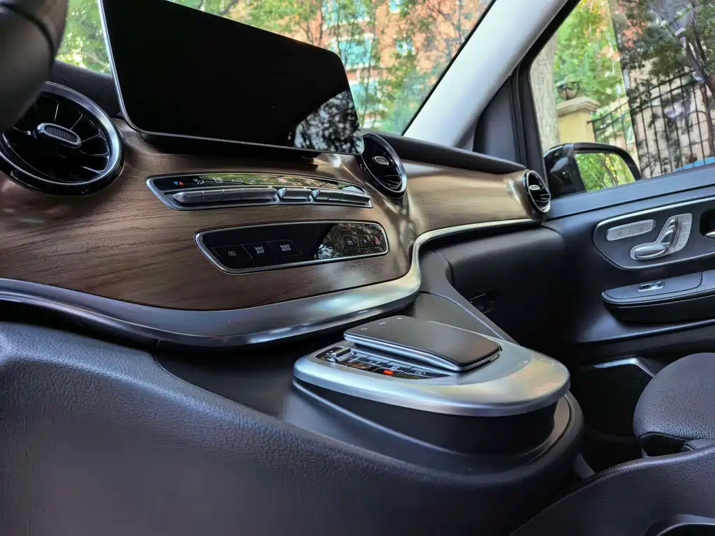 Mercedes-Benz V-Class — миниатюра 12