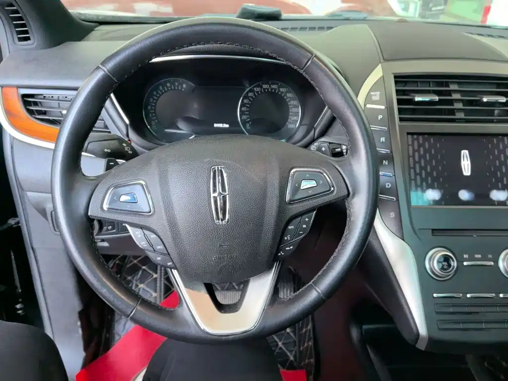 Lincoln MKC — миниатюра 4