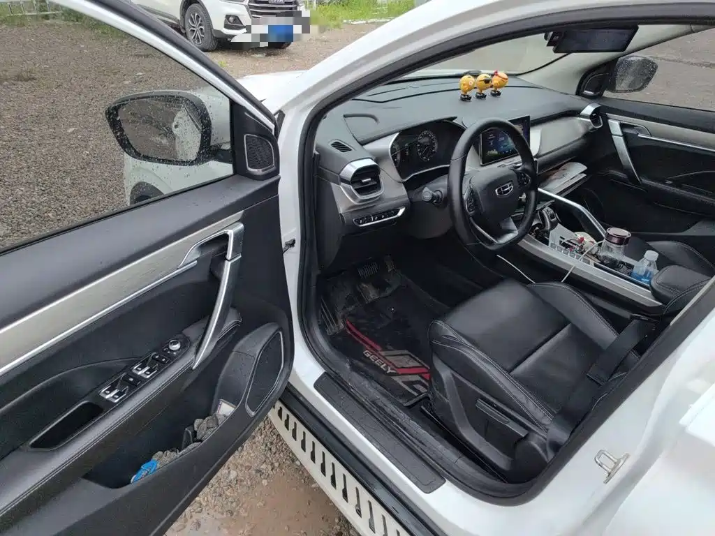 Geely Binyue — миниатюра 13