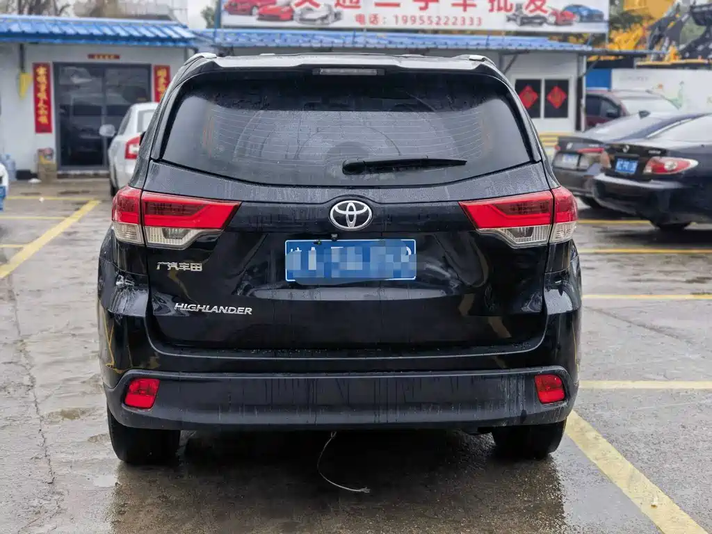 TOYOTA HIGHLANDER