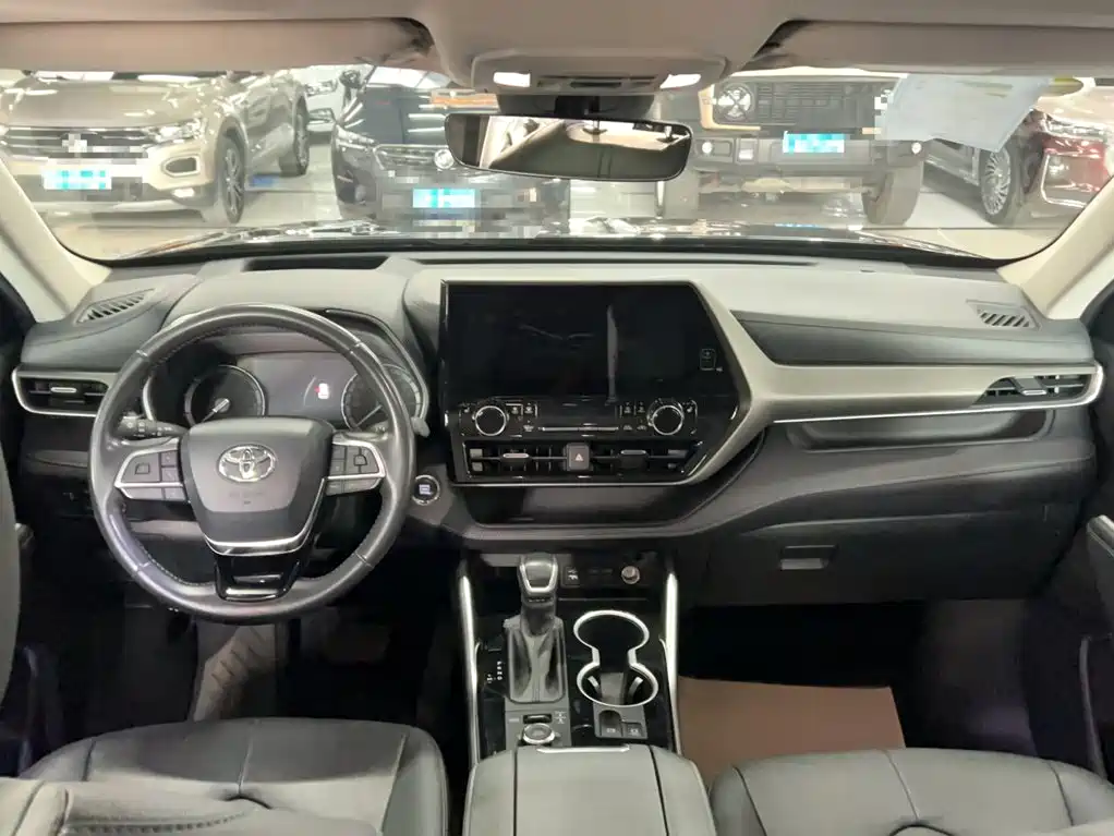 Toyota Highlander — миниатюра 10