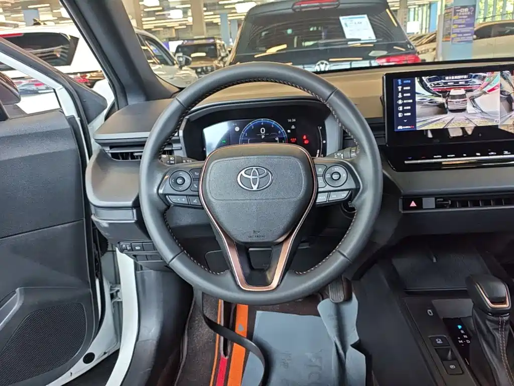 Toyota Corolla Cross — миниатюра 11
