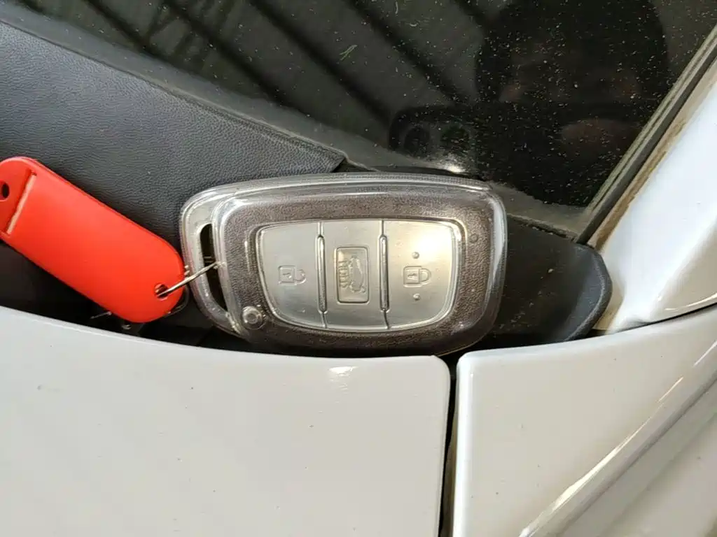 Hyundai Elantra — миниатюра 9
