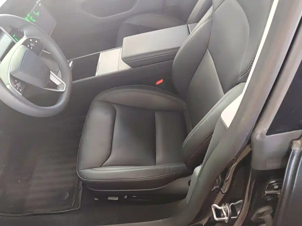 Tesla Model 3 — миниатюра 15