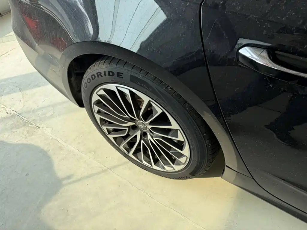 Audi A7L — миниатюра 11