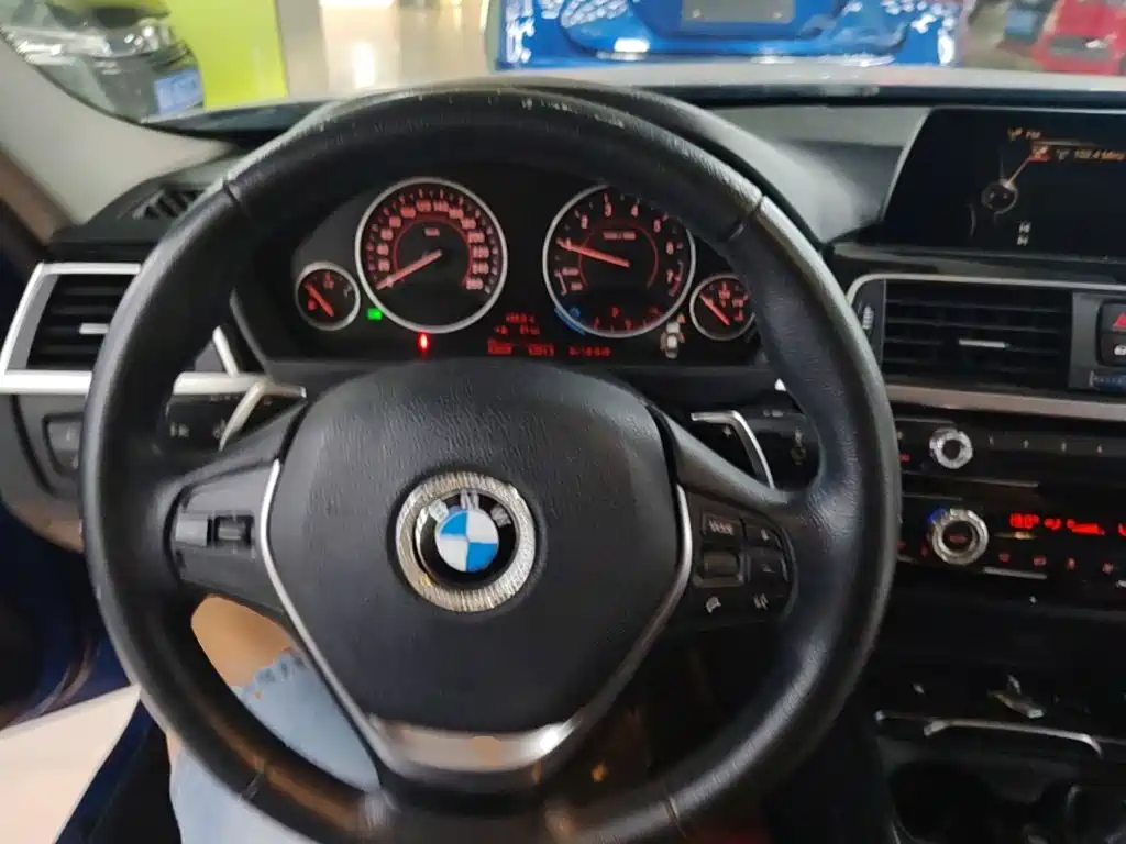 BMW 3 Series — миниатюра 11