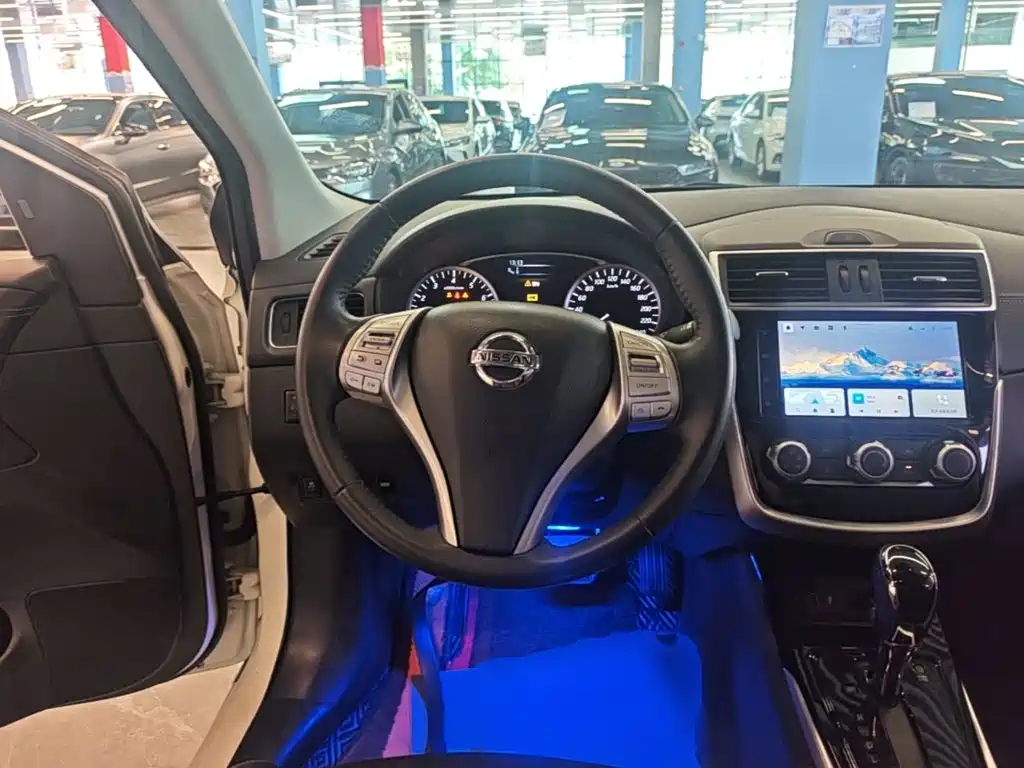 Nissan Tiida — миниатюра 11