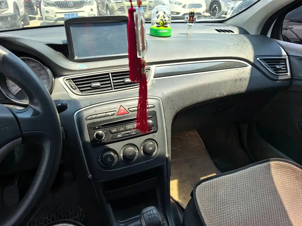 Peugeot 308 — миниатюра 12