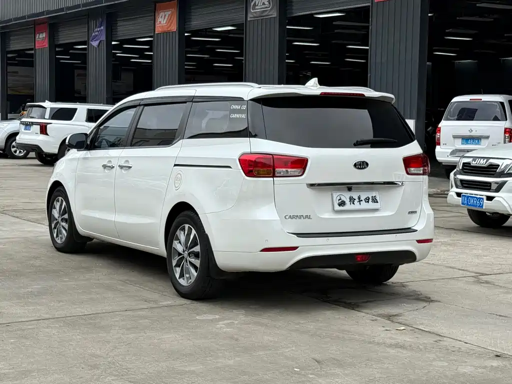 Kia Carnival — миниатюра 14