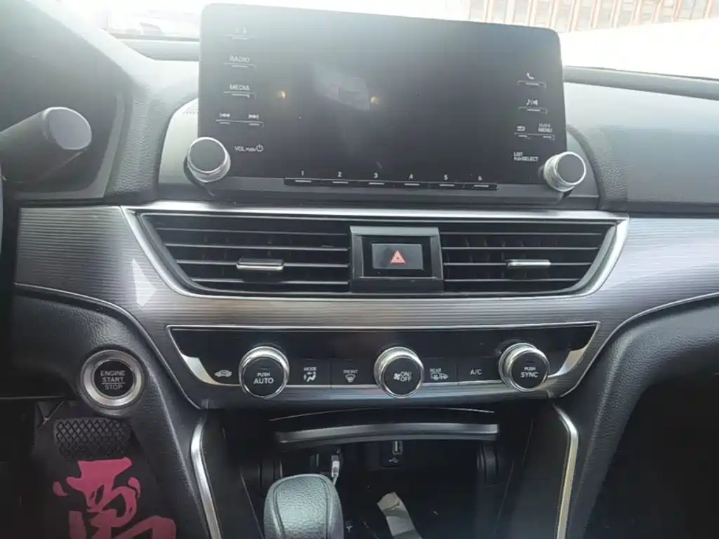 Honda Accord — миниатюра 13