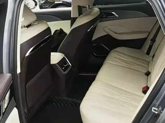 Hongqi Hongqi H5 — миниатюра 6