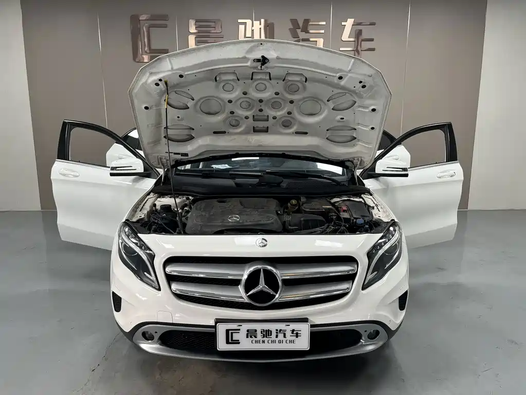 Mercedes-Benz GLA — миниатюра 12