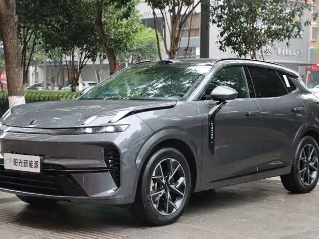 2025 Lynk & Co 08