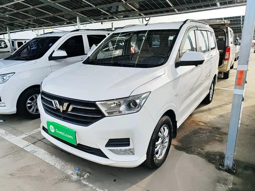 Wuling Hongguang — миниатюра 2