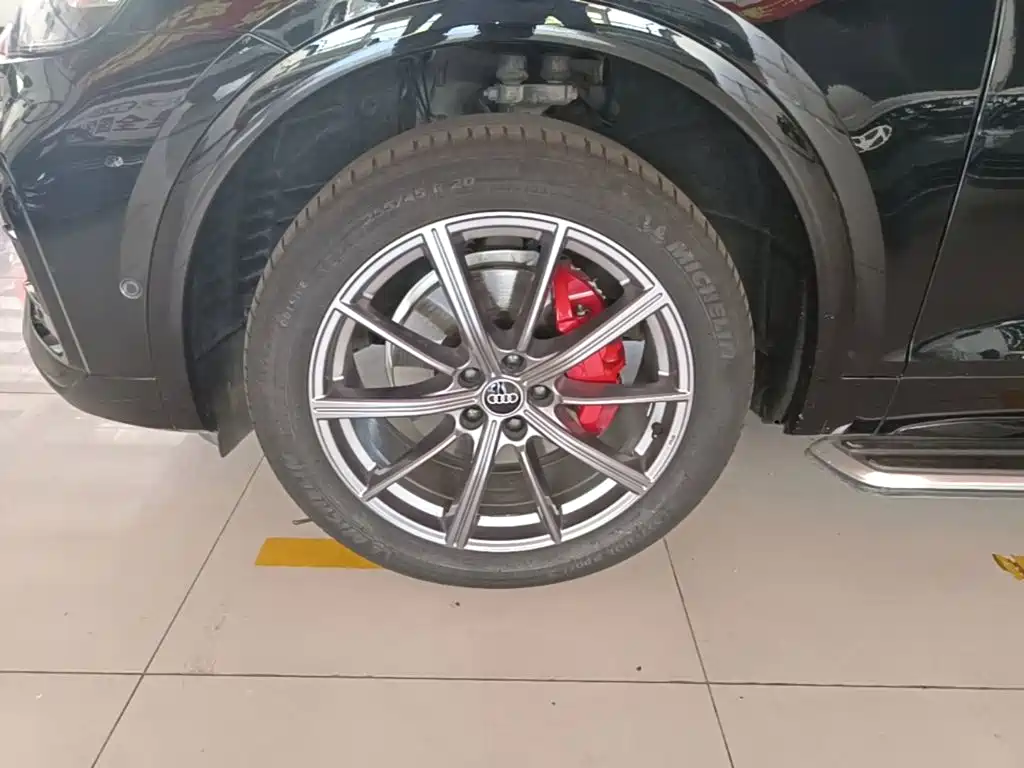 Audi Q5L — миниатюра 23