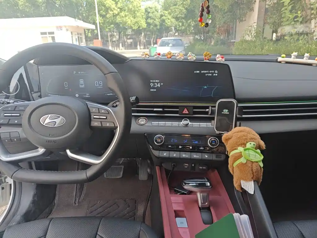 Hyundai Elantra — миниатюра 5