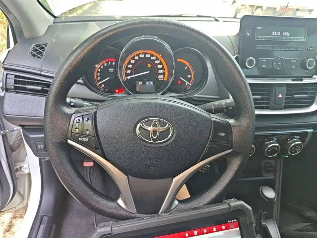 Toyota Yaris L — миниатюра 11
