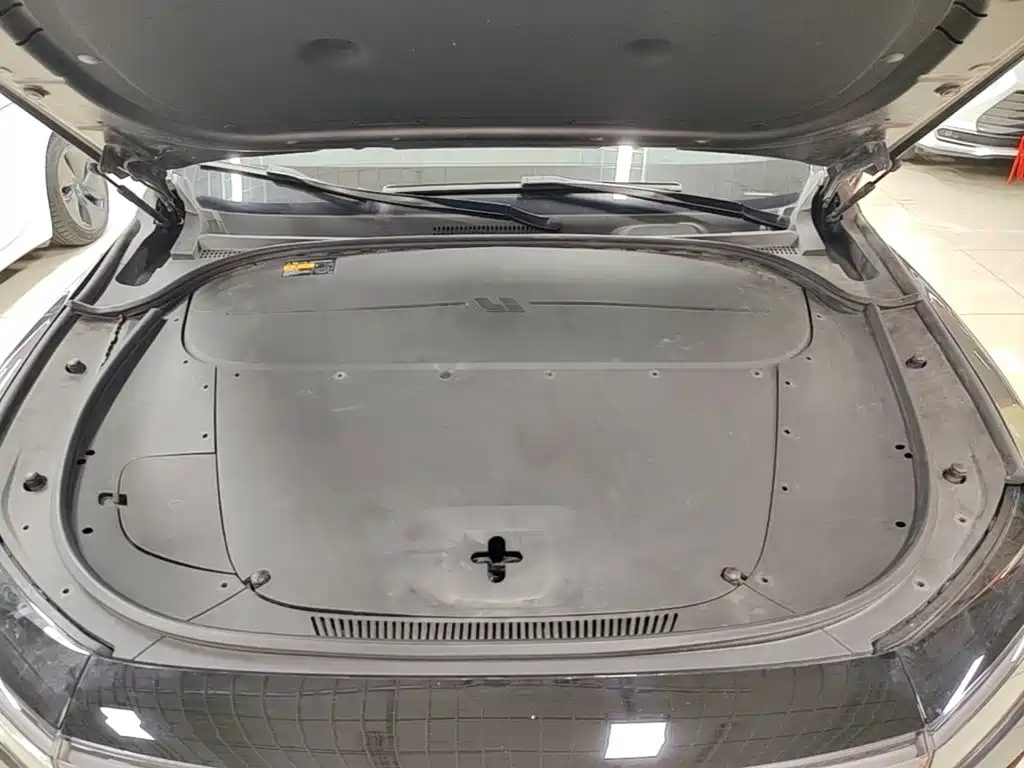 Li Auto Li ONE — миниатюра 20