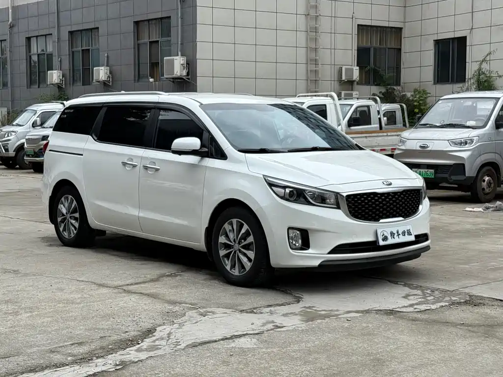 Kia Carnival — миниатюра 3