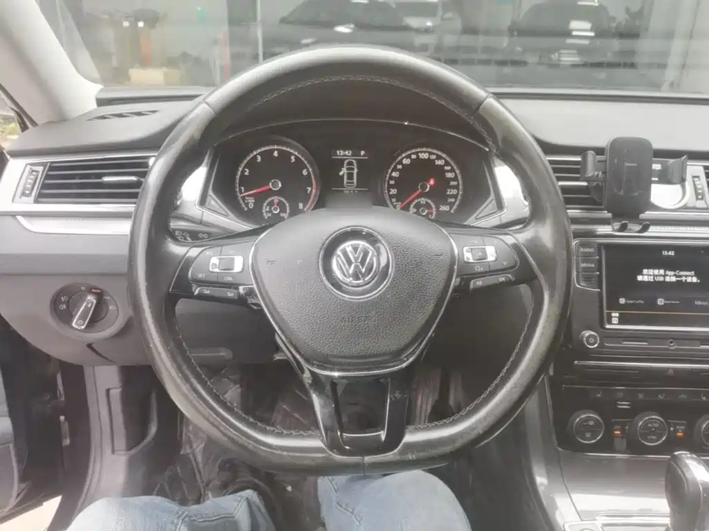 Volkswagen Passat — миниатюра 11