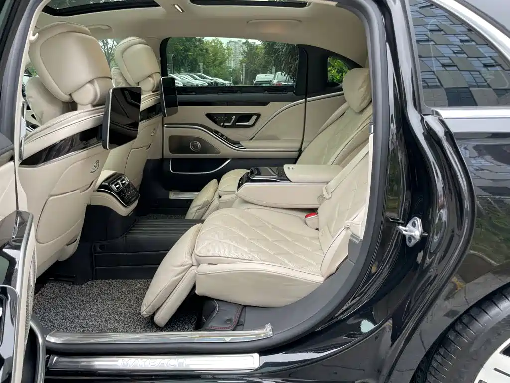 Mercedes-Benz S-Class — миниатюра 12