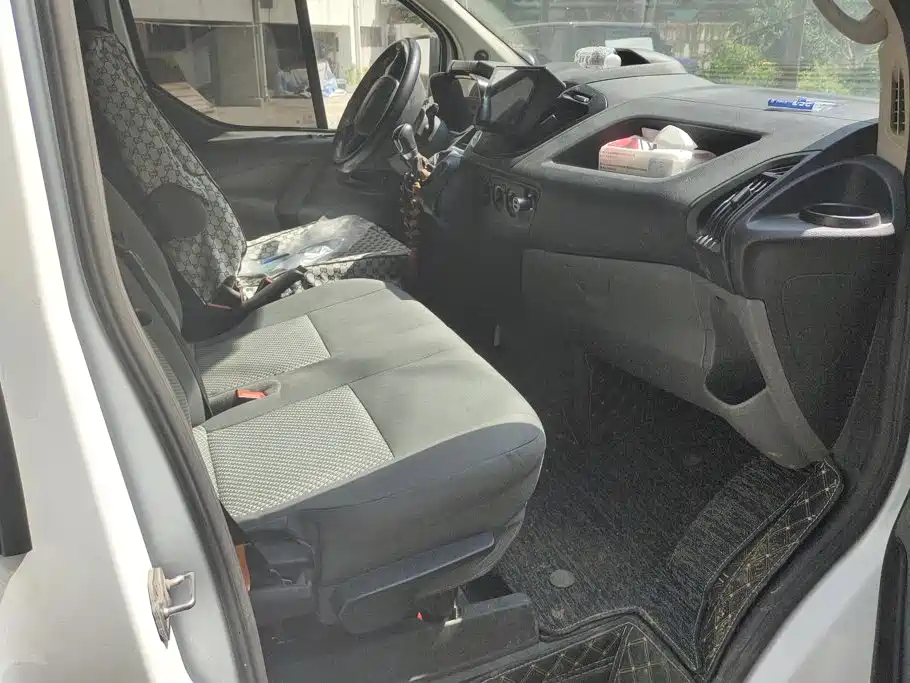 Ford Transit — миниатюра 8