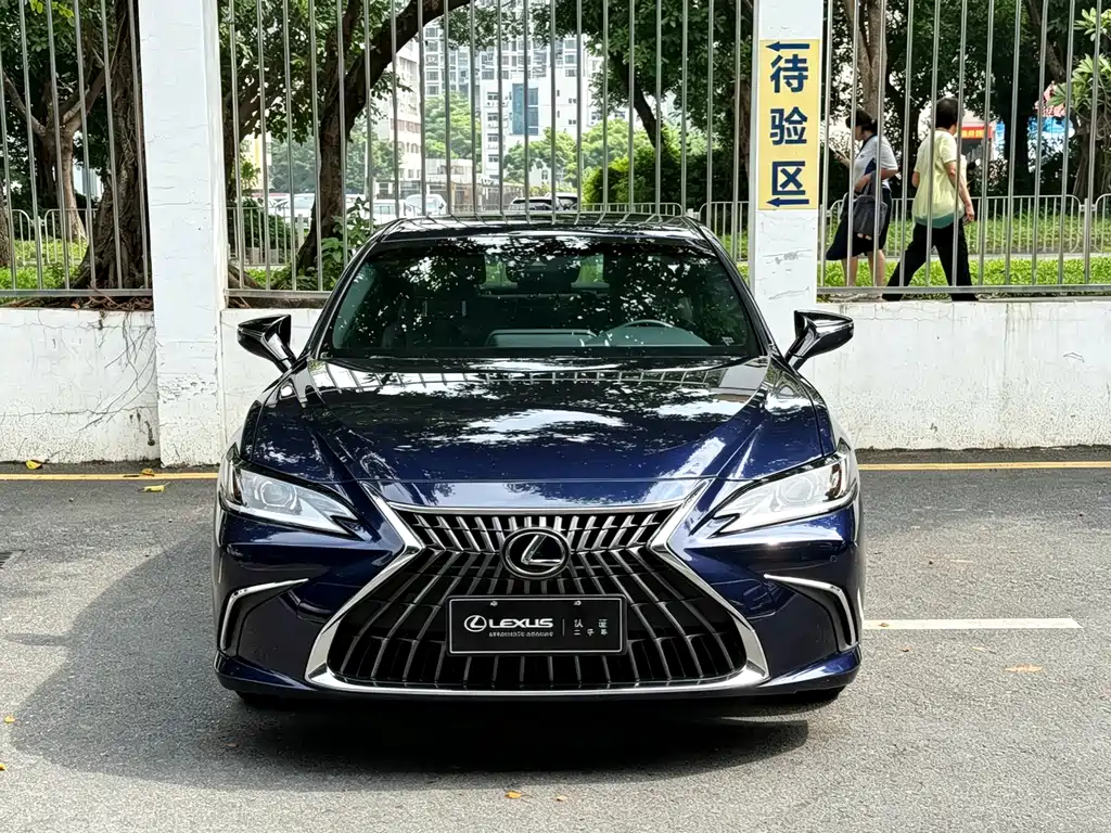 Lexus ES — миниатюра 2
