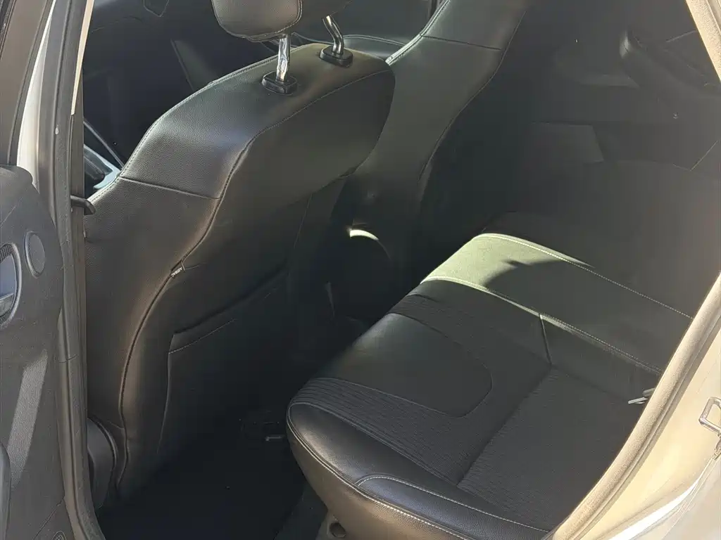 Ford Focus — миниатюра 14